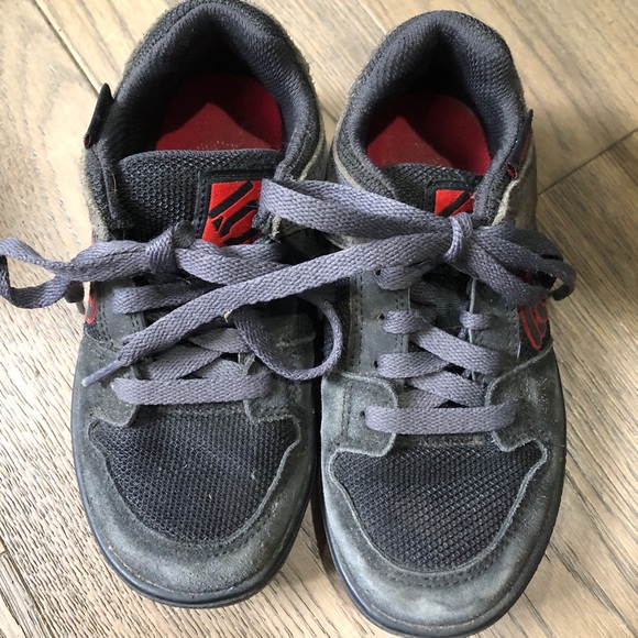Five Ten biking shoes kids - Picture 1 of 3